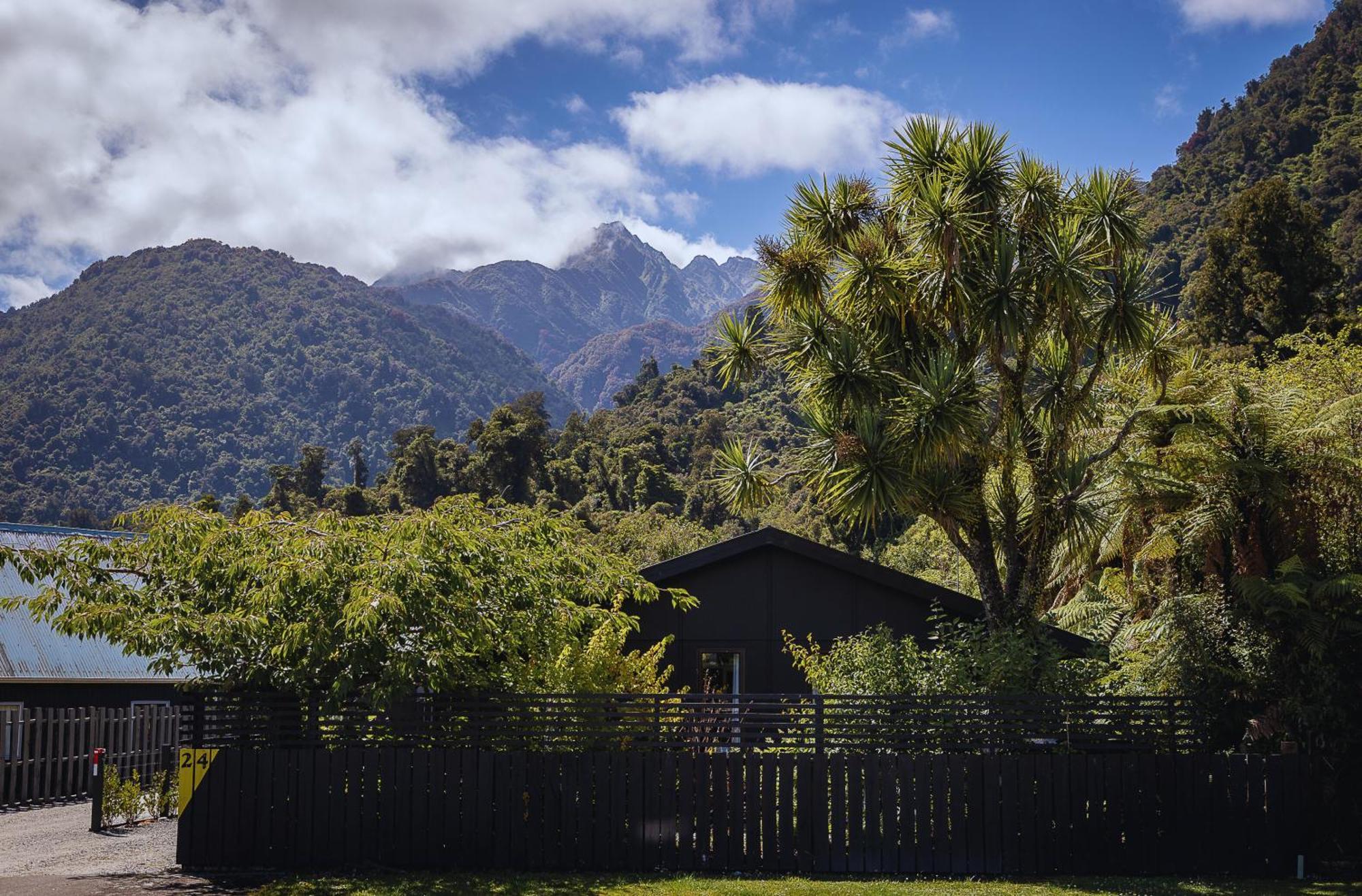 Villa Two Four Cron Franz Josef Exterior foto